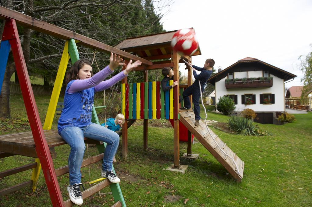 ホテルTourist Farm Stern Pri Kovacniku Fram エクステリア 写真