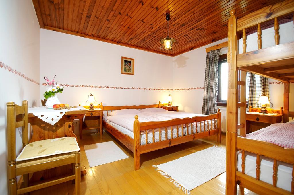 ホテルTourist Farm Stern Pri Kovacniku Fram エクステリア 写真